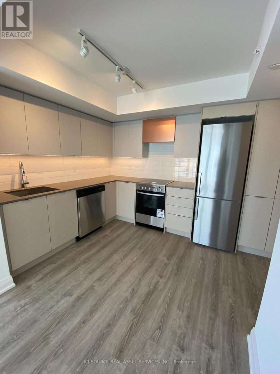 #1009 30 GIBBS ROAD - 10