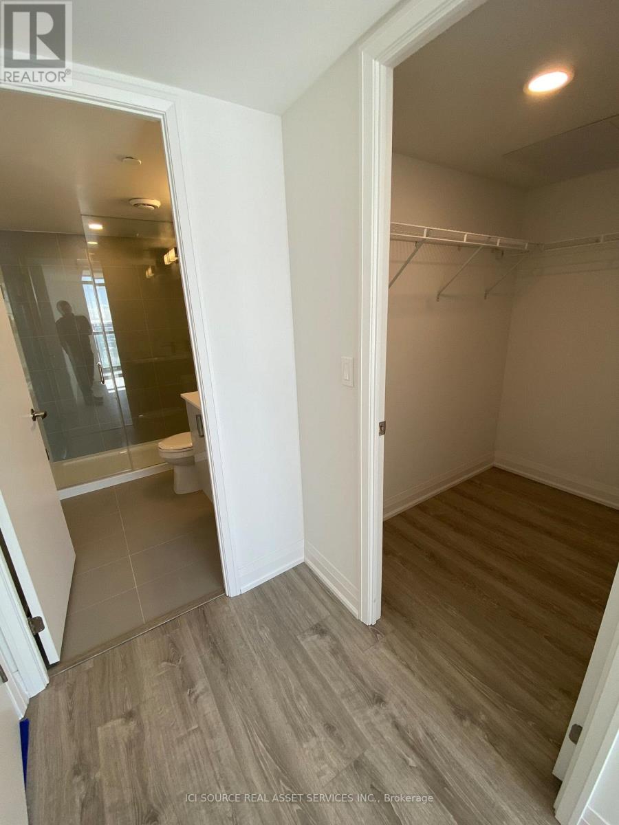 #1009 30 GIBBS ROAD - 14
