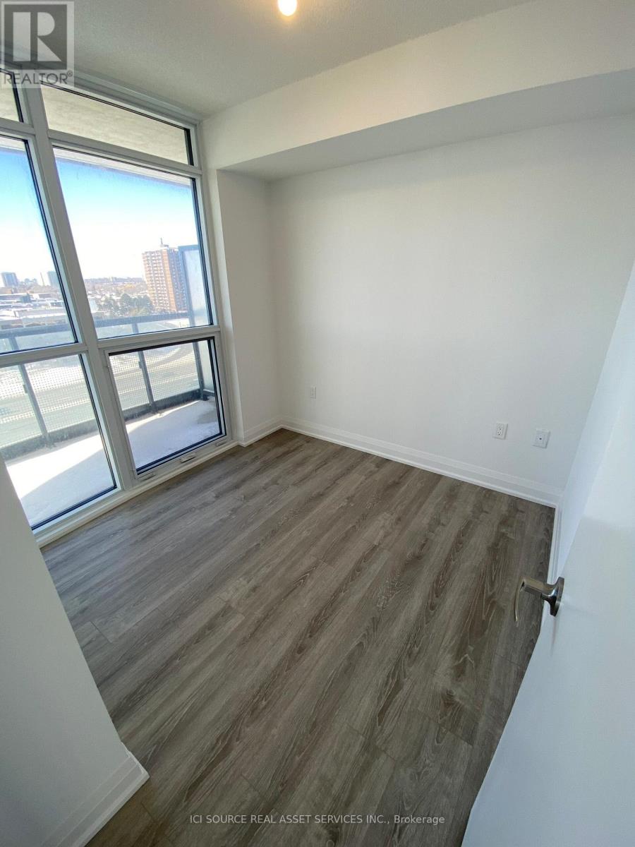 #1009 30 GIBBS ROAD - 16
