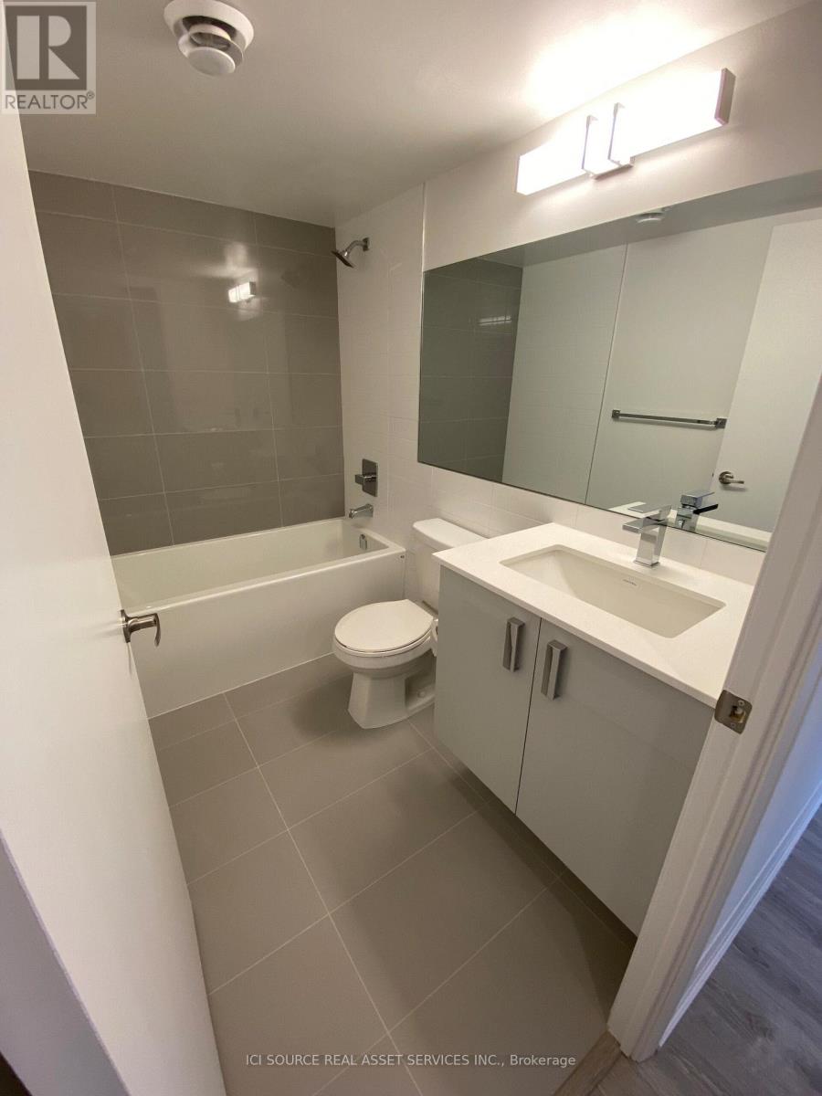 #1009 30 GIBBS ROAD - 18