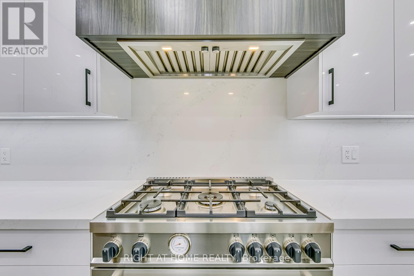 5 ENFIELD AVENUE - 7