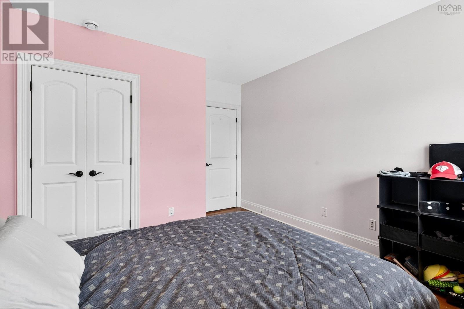 #503 70 Ochterloney Street - 25