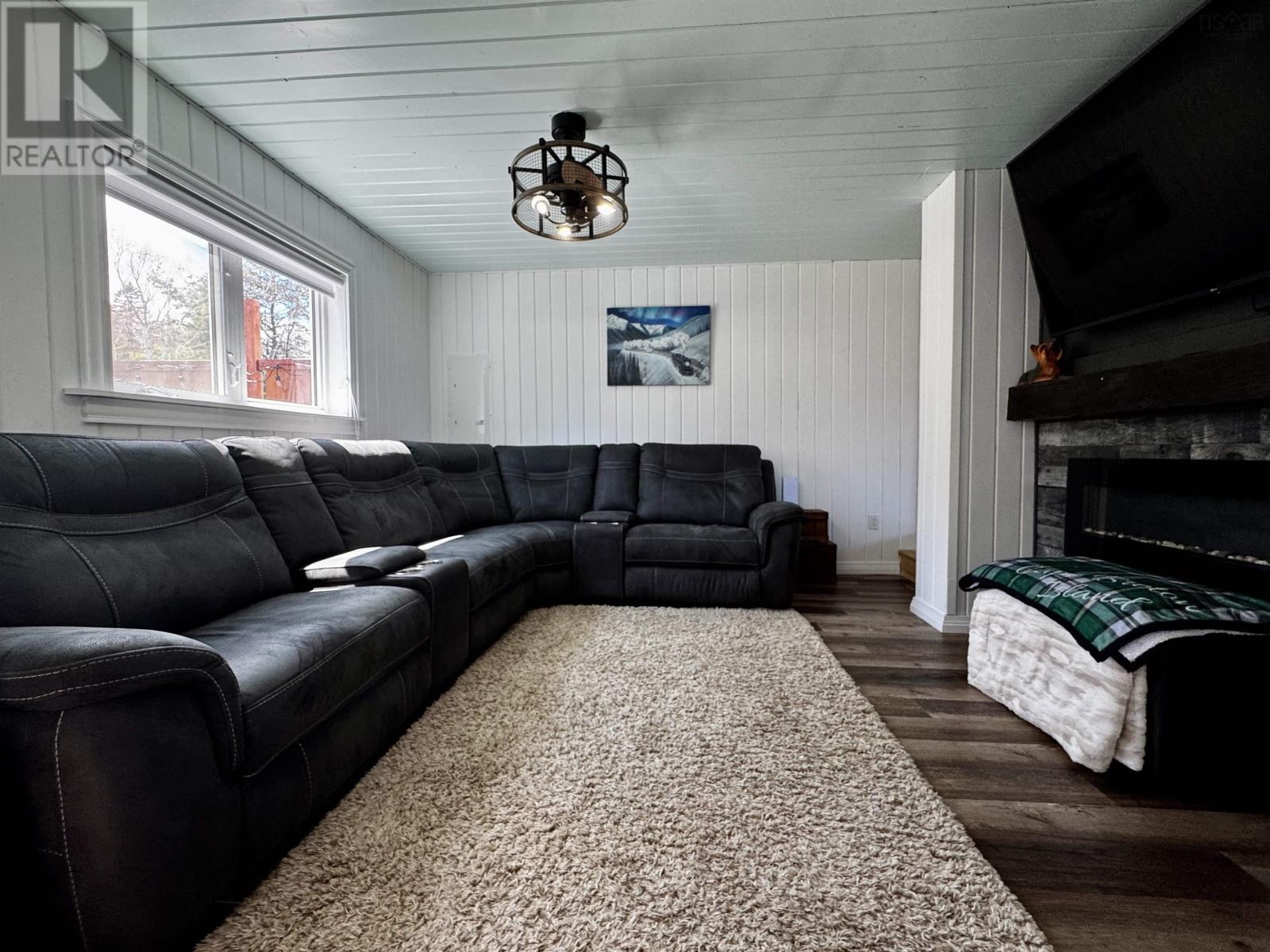 6039 West Bay Rd. - 15