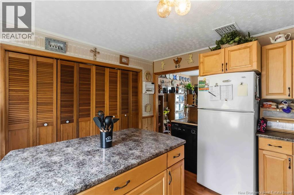 642 Maclaren Avenue - 14