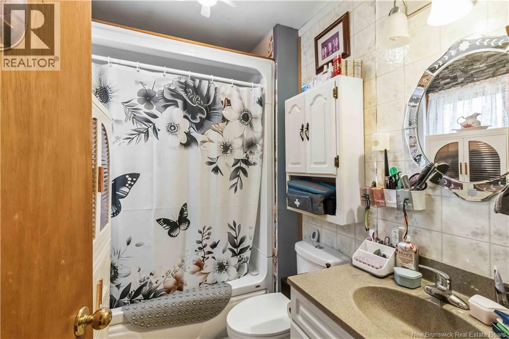 642 Maclaren Avenue - 19
