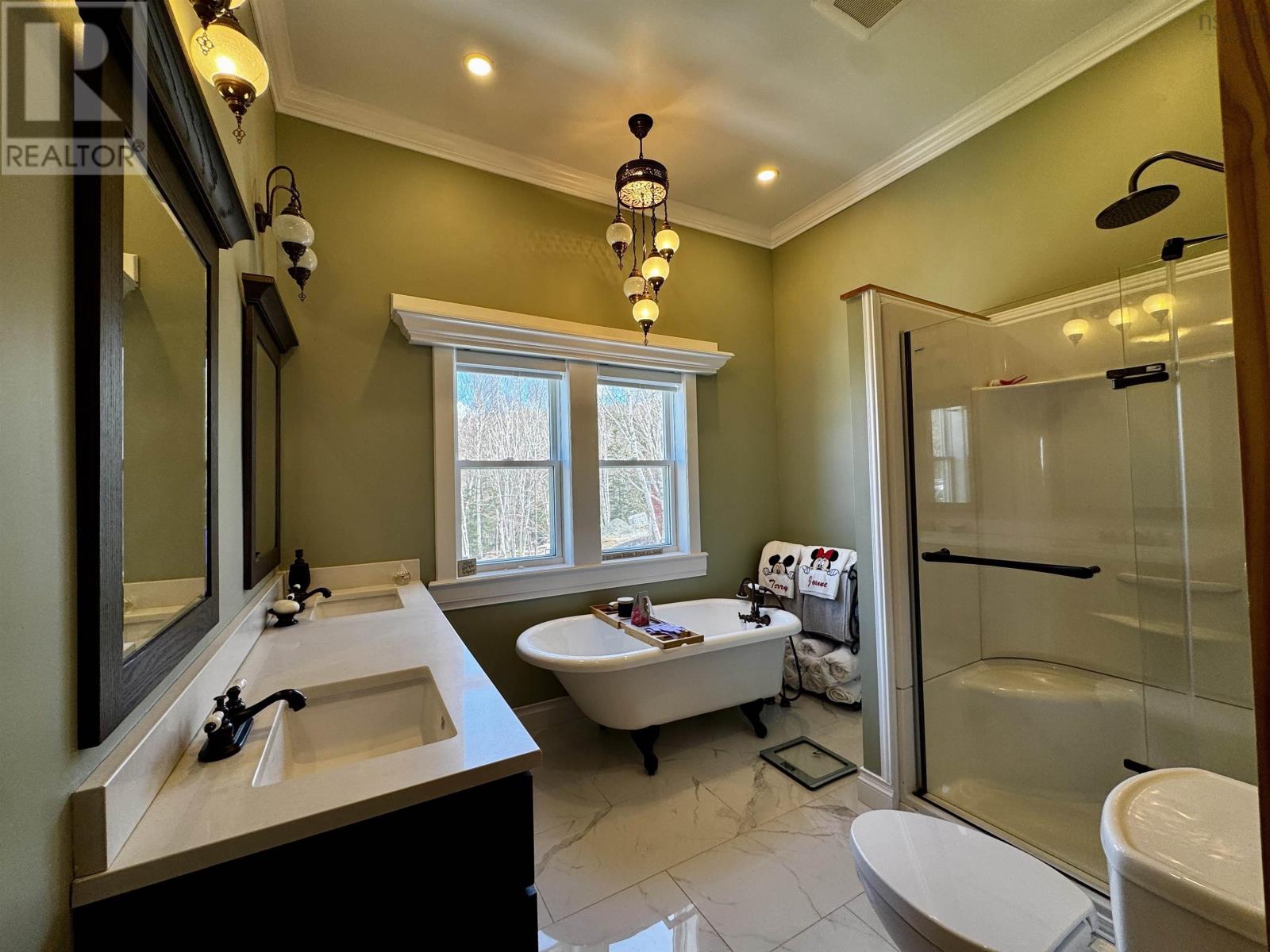 6039 West Bay Rd. - 22