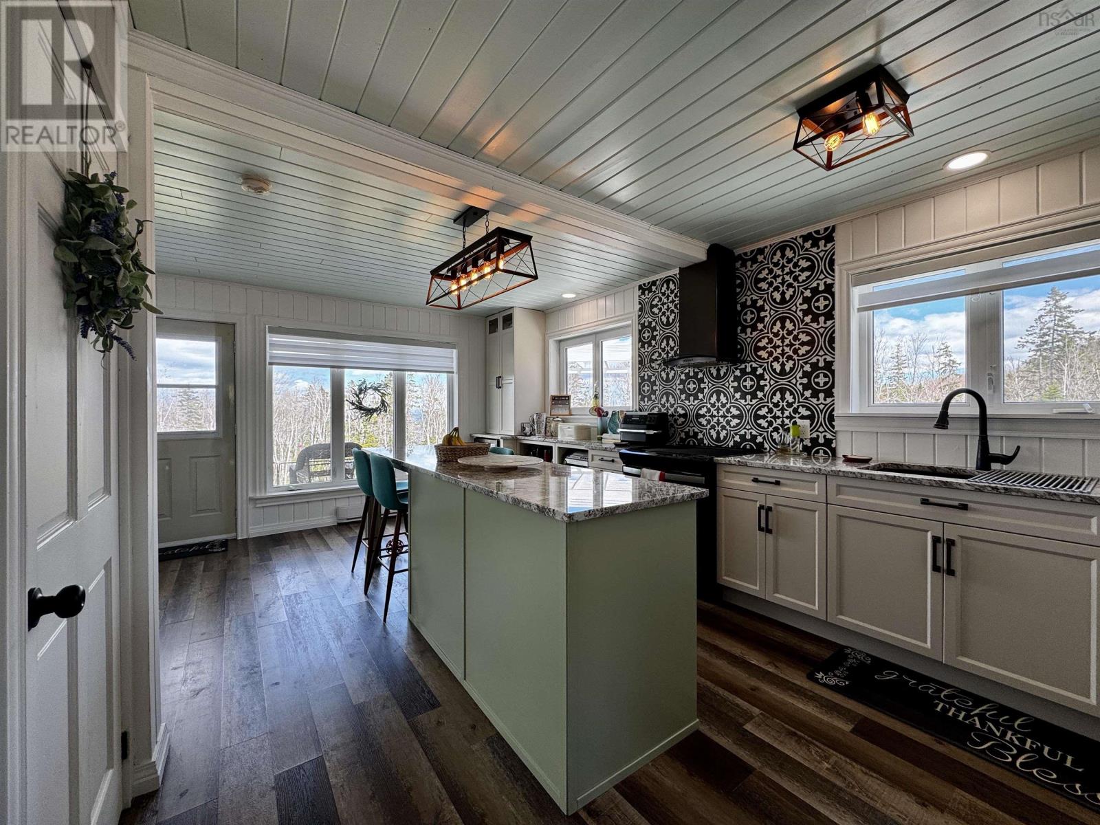 6039 West Bay Rd. - 8