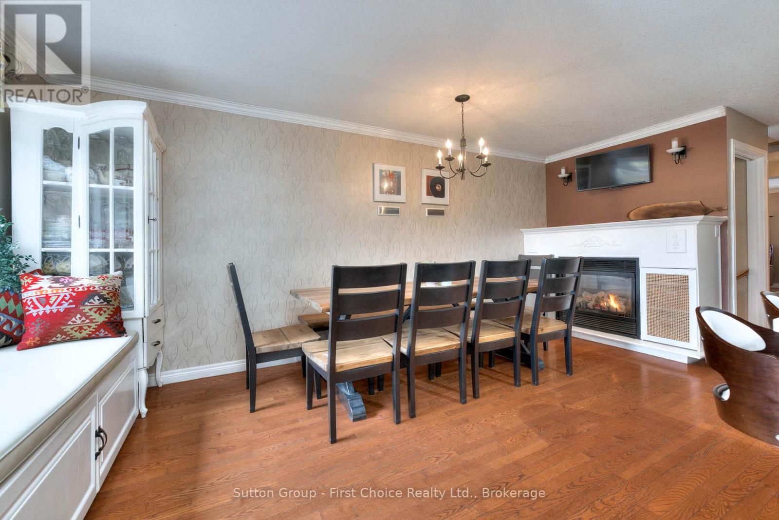 182 ROMEO STREET S - 7