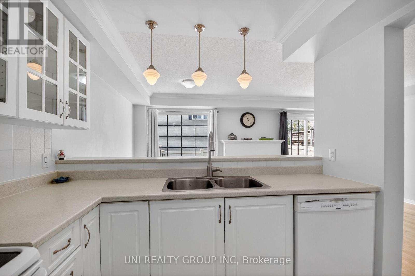 546 ASHBOURNE CRESCENT - 18