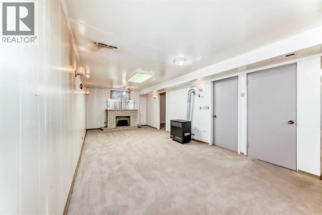 1527 49 Street SE - 23
