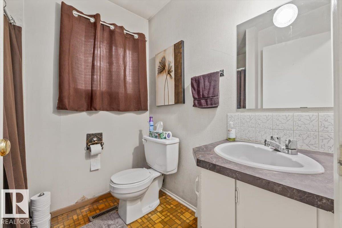 4411 209 ST NW - 21