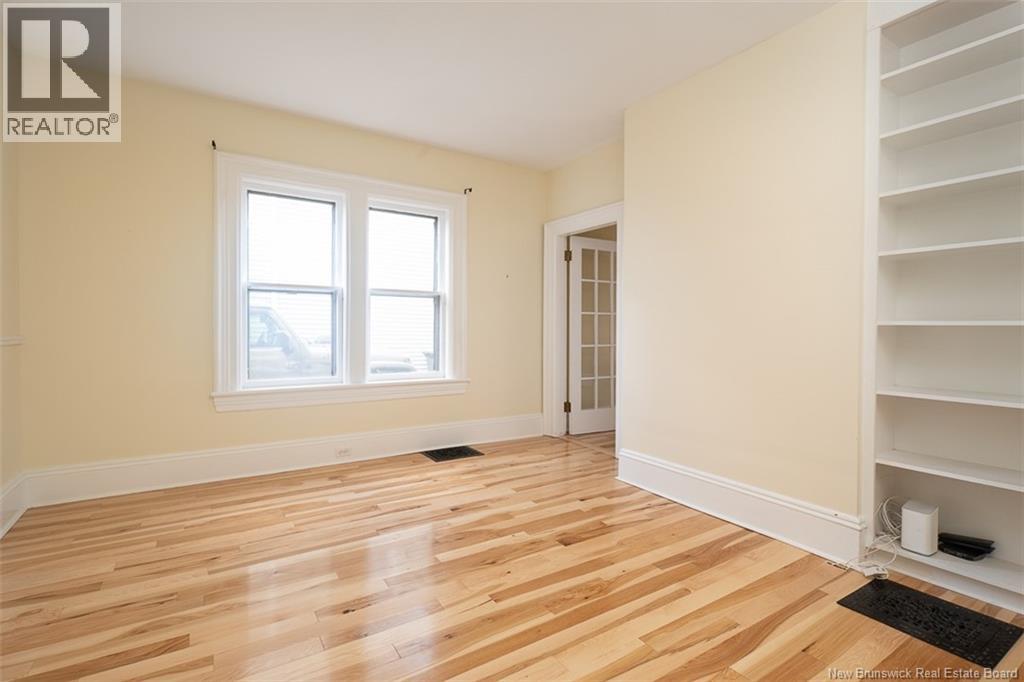 332 Saunders Street - 11