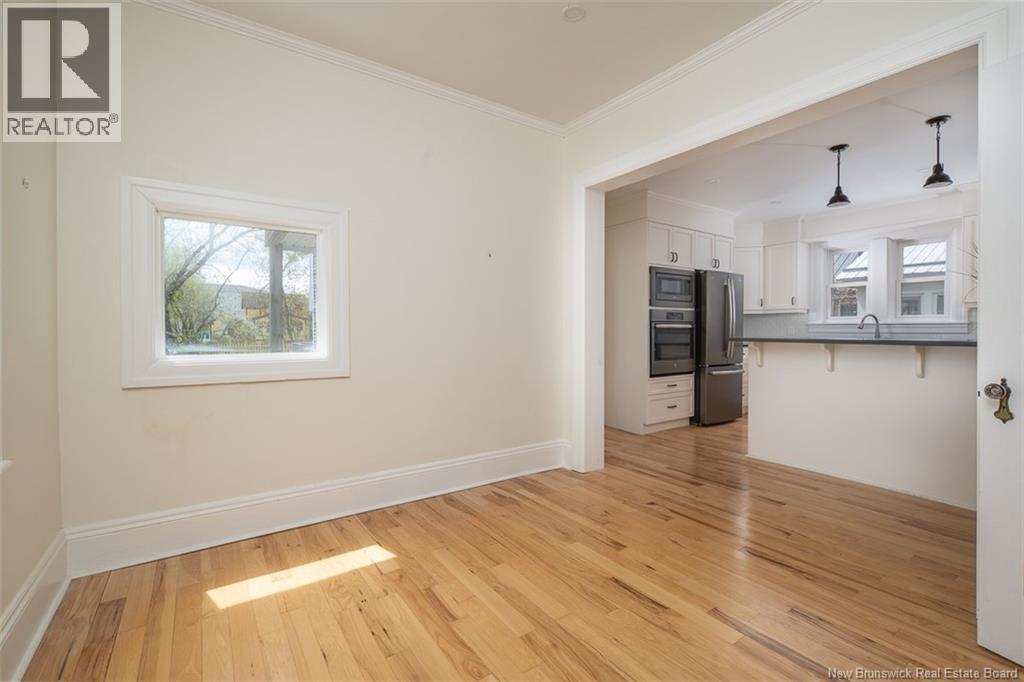 332 Saunders Street - 13