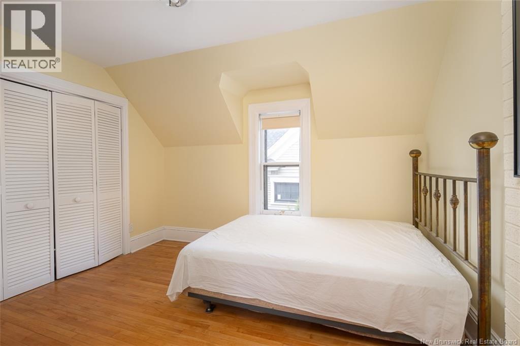 332 Saunders Street - 32