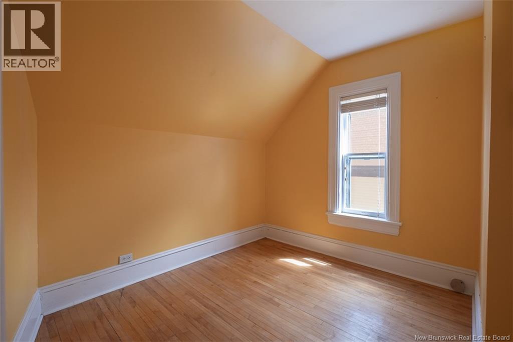 332 Saunders Street - 34