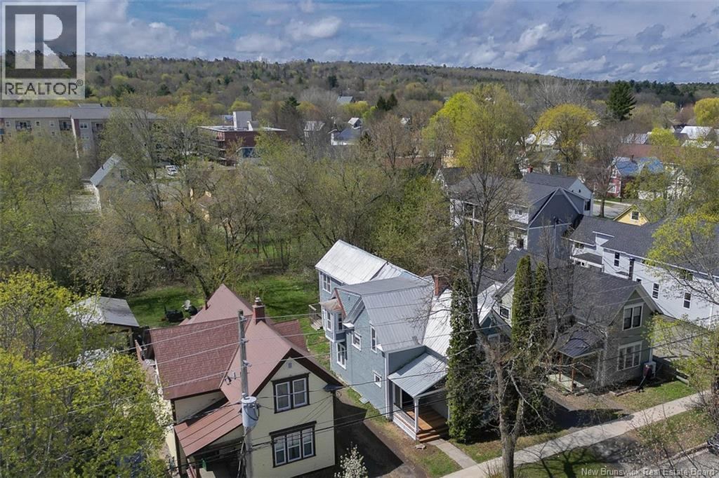 332 Saunders Street - 50