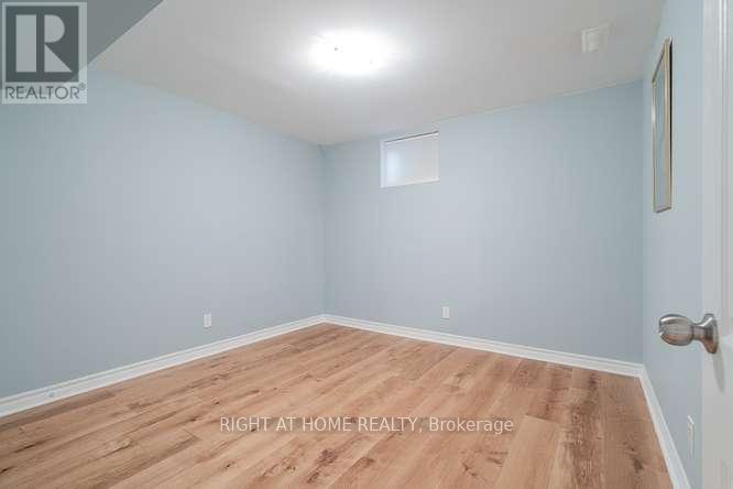17 MACHELL AVENUE N - 19