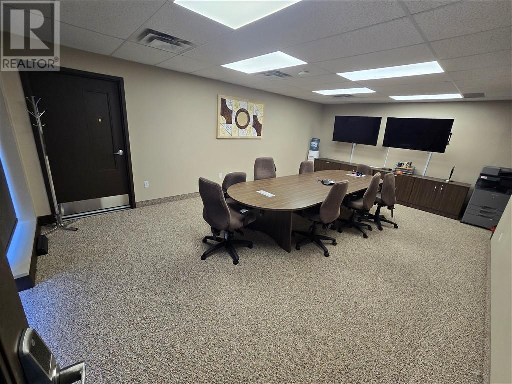 902B Newgate Avenue, Sudbury — photo 3