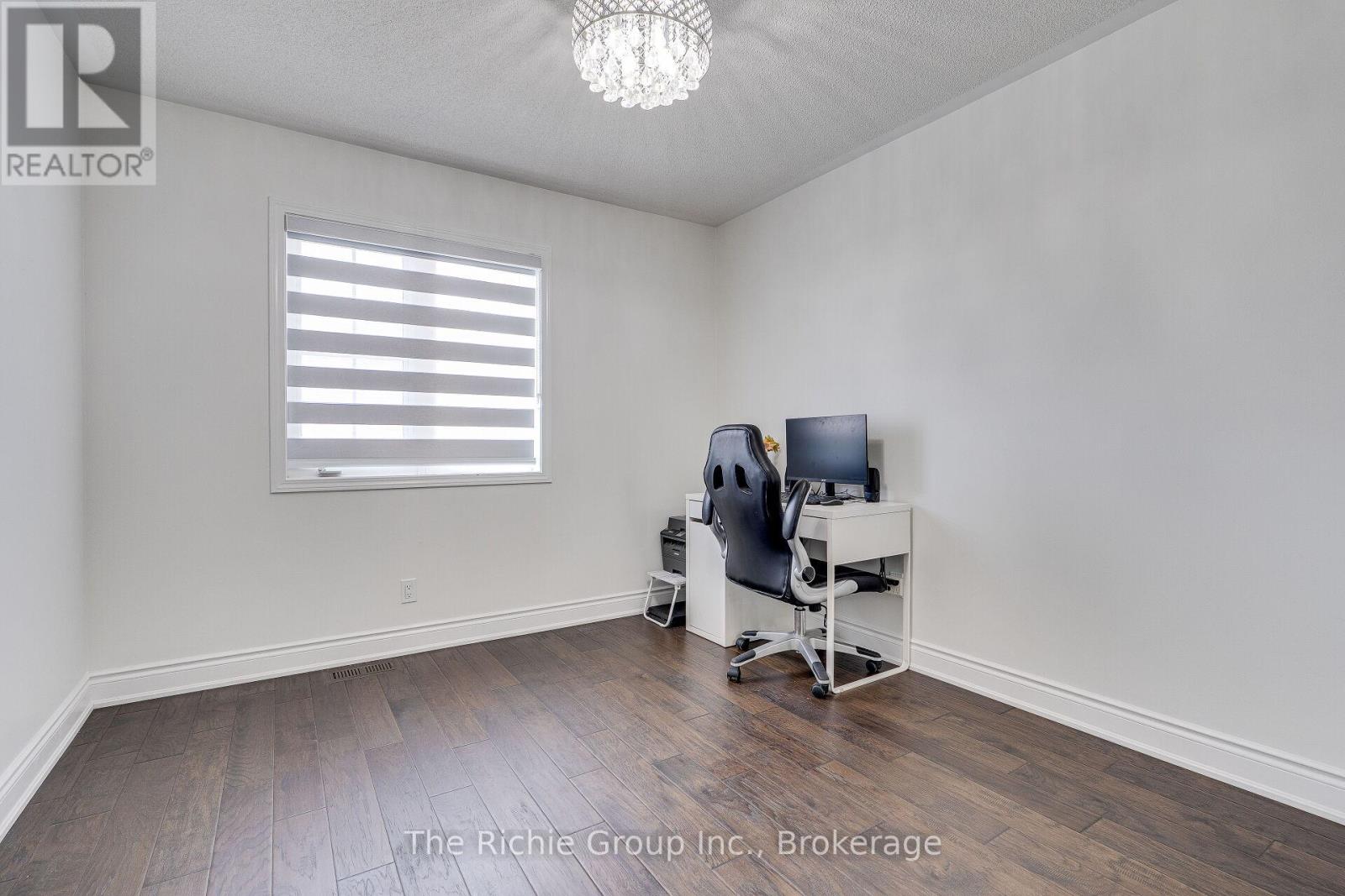 59 TARQUINI CRESCENT - 20