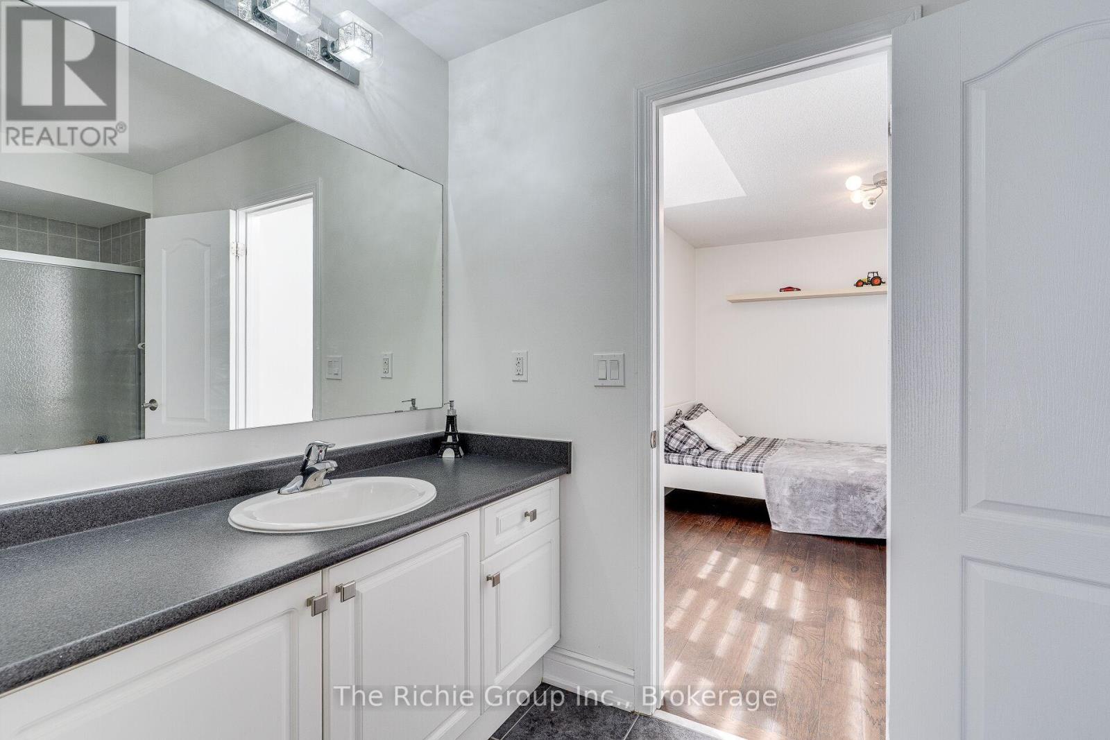 59 TARQUINI CRESCENT - 23