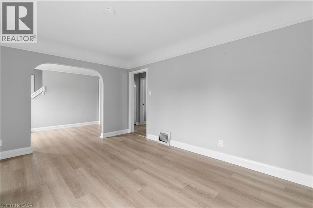 680 FREDERICK Street, Kitchener, Ontario, N2B2B2 — Photo 4
