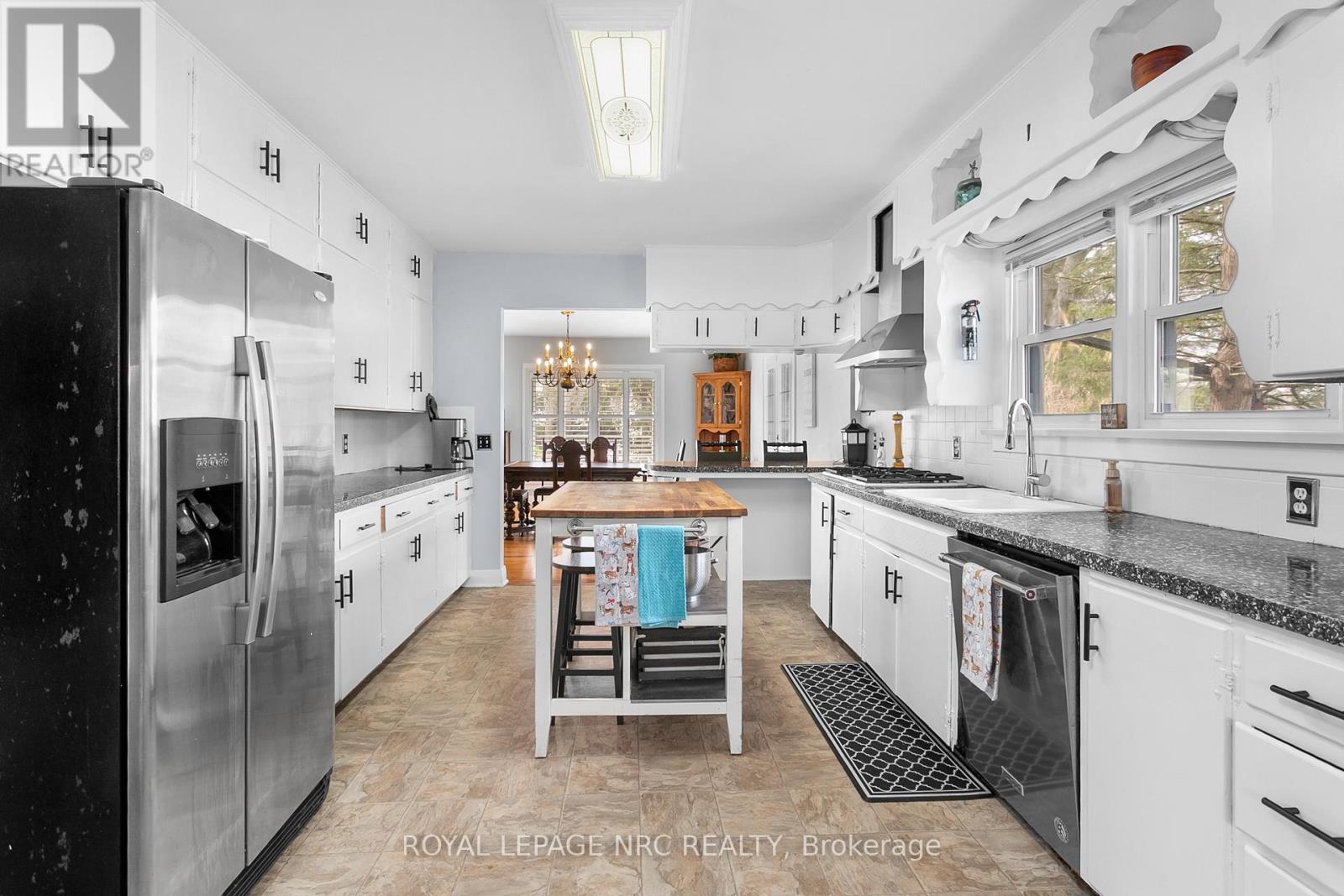 3208 YOUNG AVENUE - 13