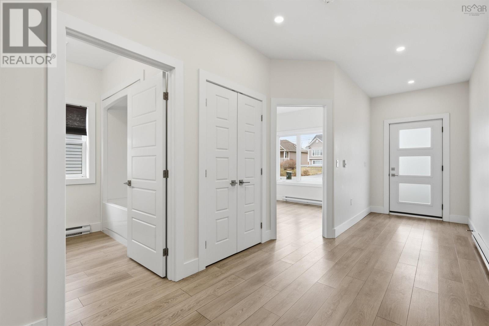 72 Tyler Street - Image 3