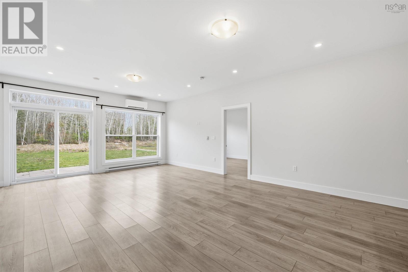 72 Tyler Street - 11