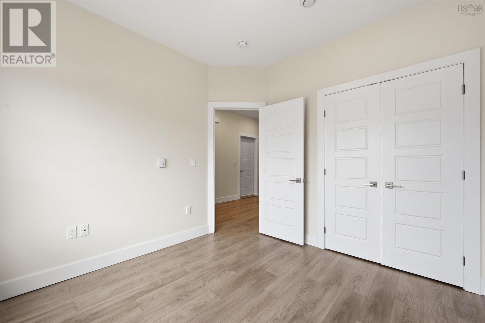 72 Tyler Street - 21