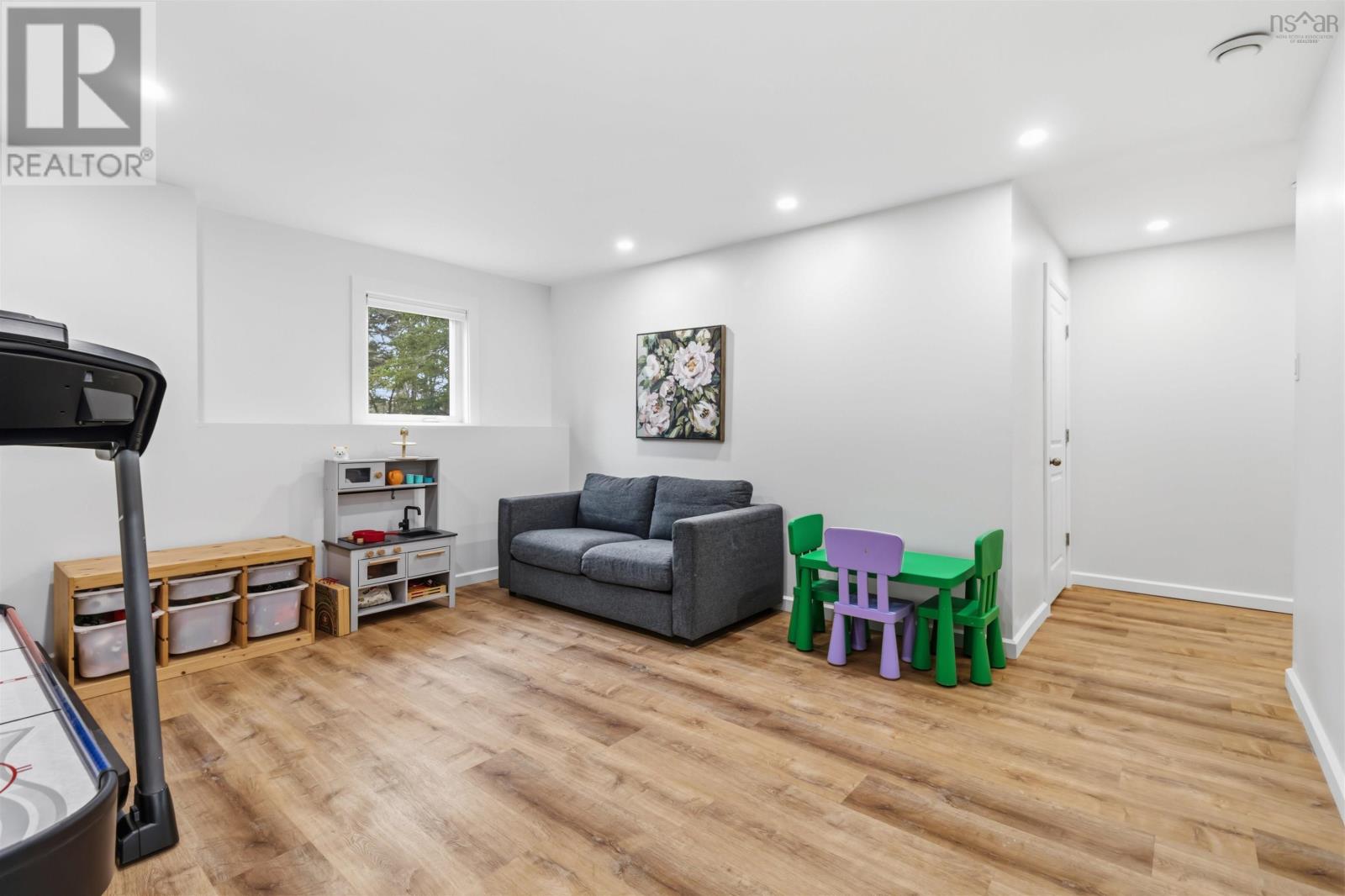 176 Clivedon Court - 33