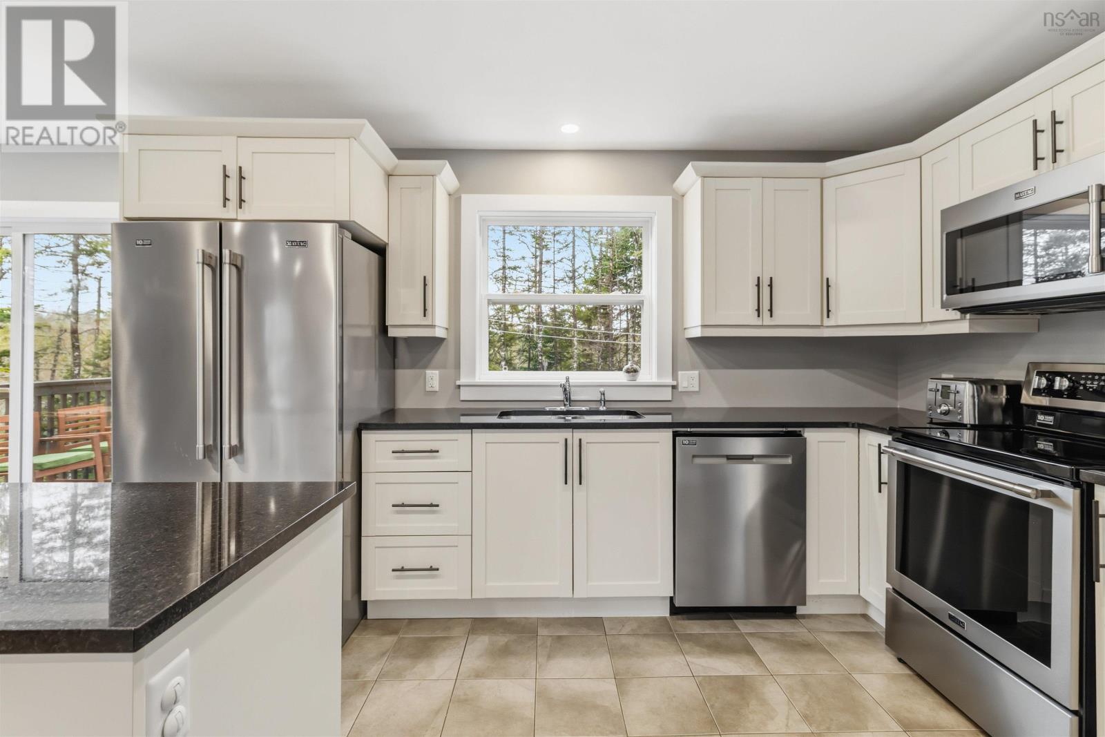 176 Clivedon Court - 12