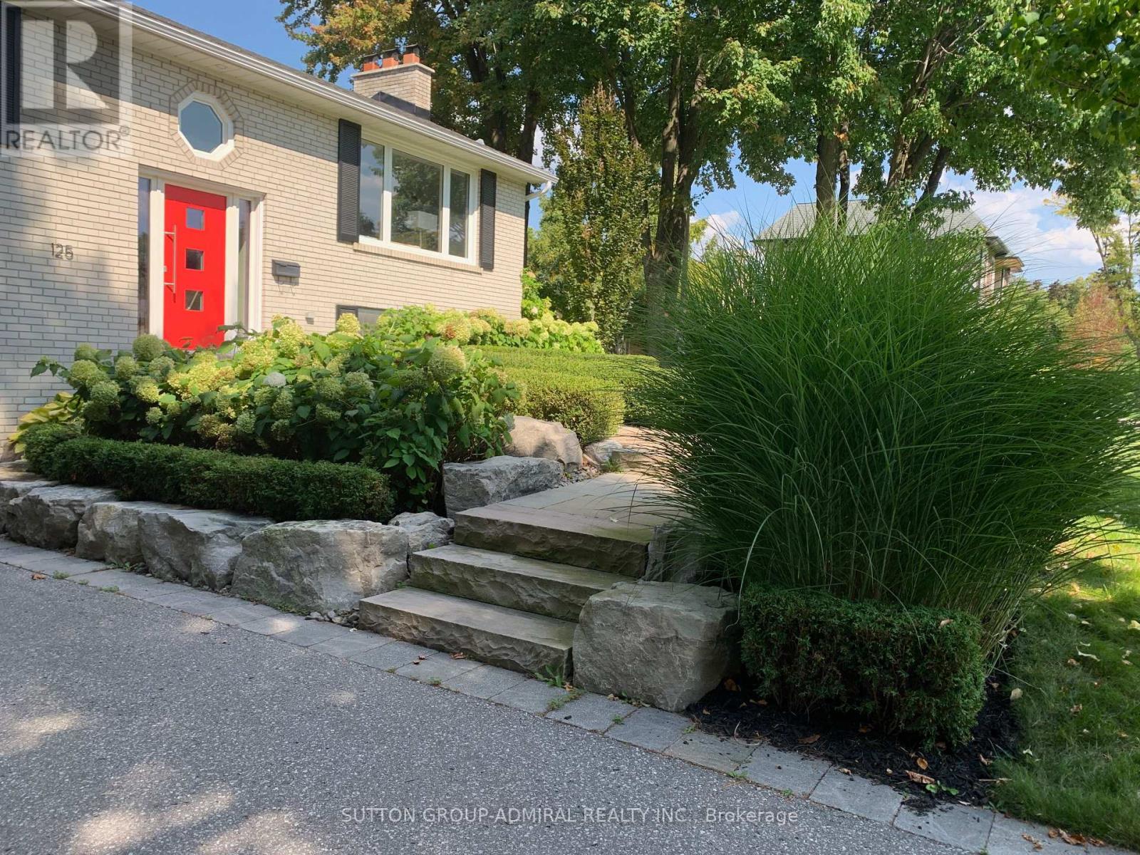125 LAVEROCK AVENUE - 4