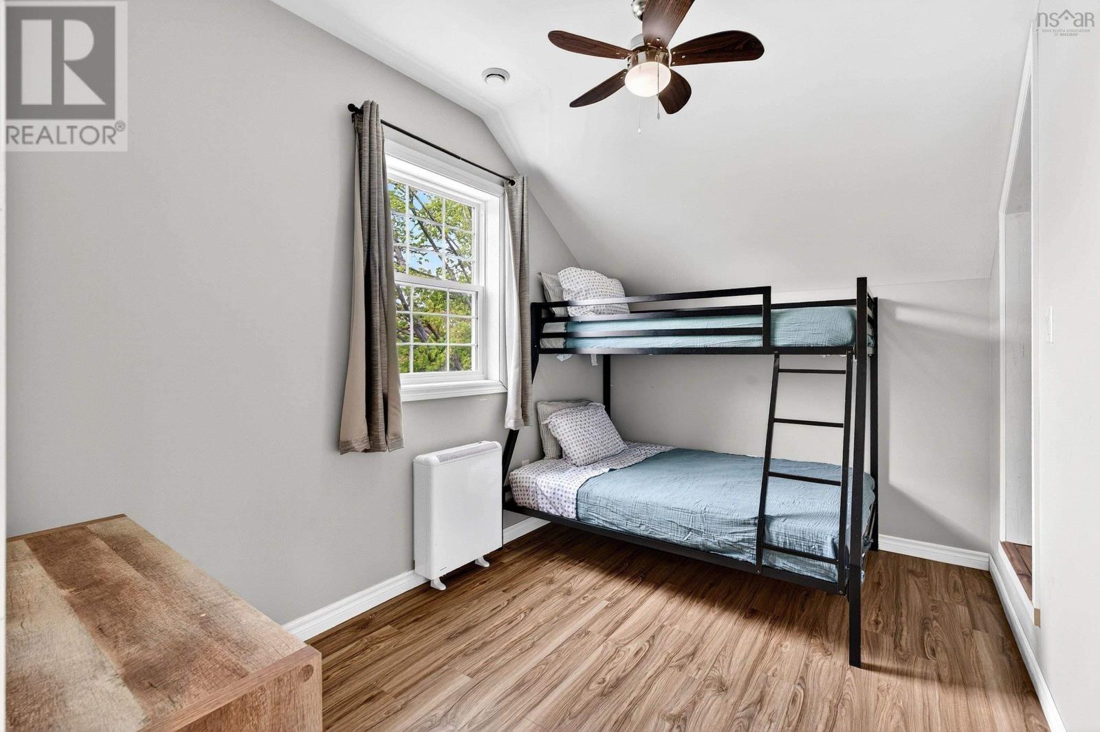 Property 21 of 27 of 2989 Connaught Avenue