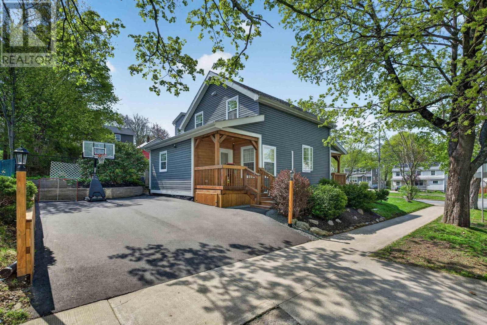 Property 25 of 27 of 2989 Connaught Avenue