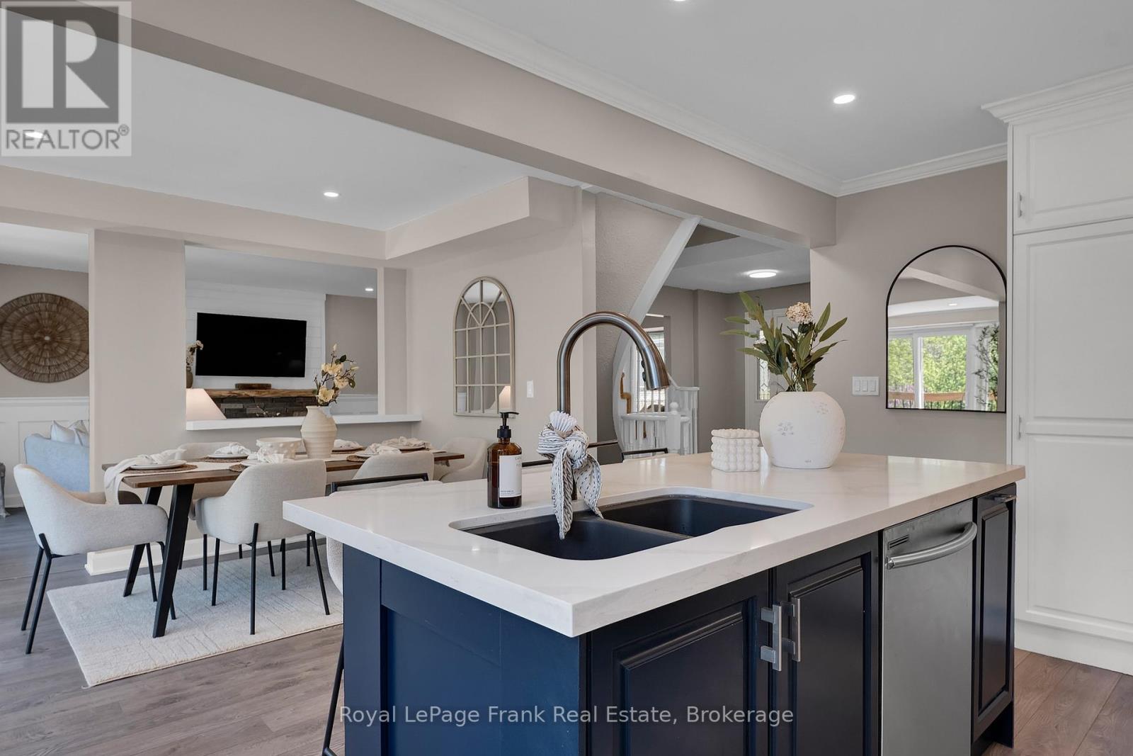53 PINEDALE CRESCENT - 22