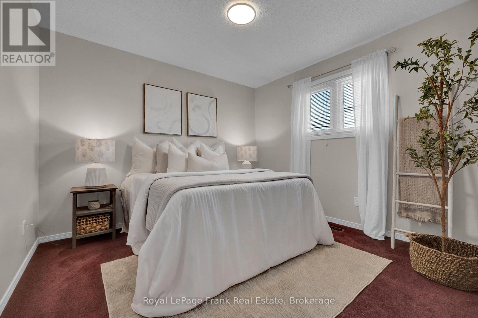 53 PINEDALE CRESCENT - 33