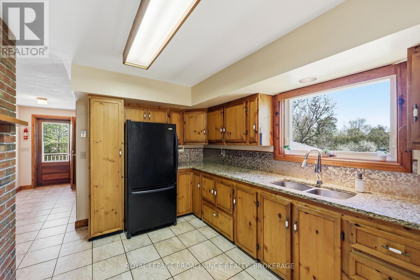 3384 MURTON ROAD - 10