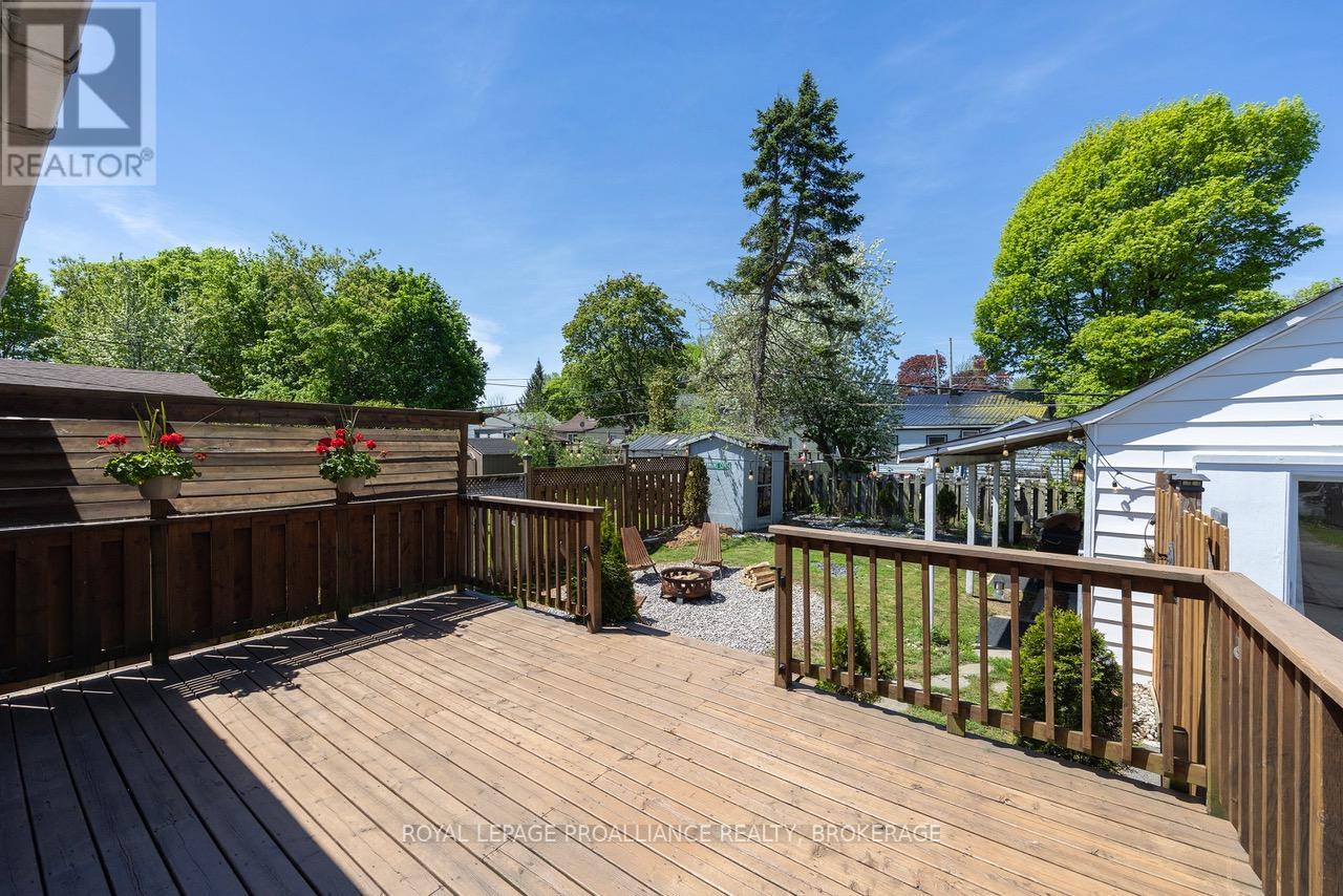98 CARLETON STREET - 25