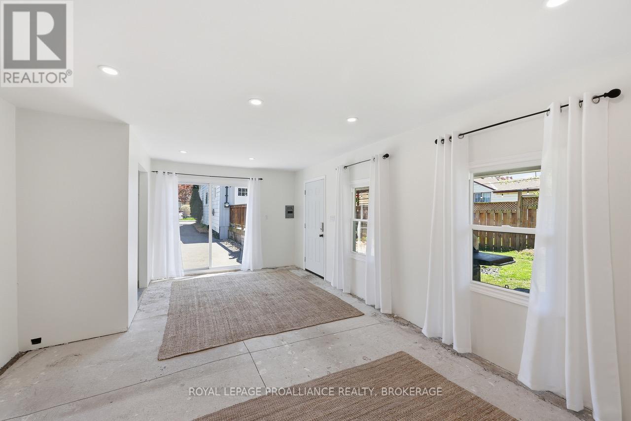 98 CARLETON STREET - 33