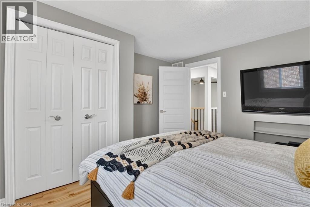 6 ARDWOOD Place - 33