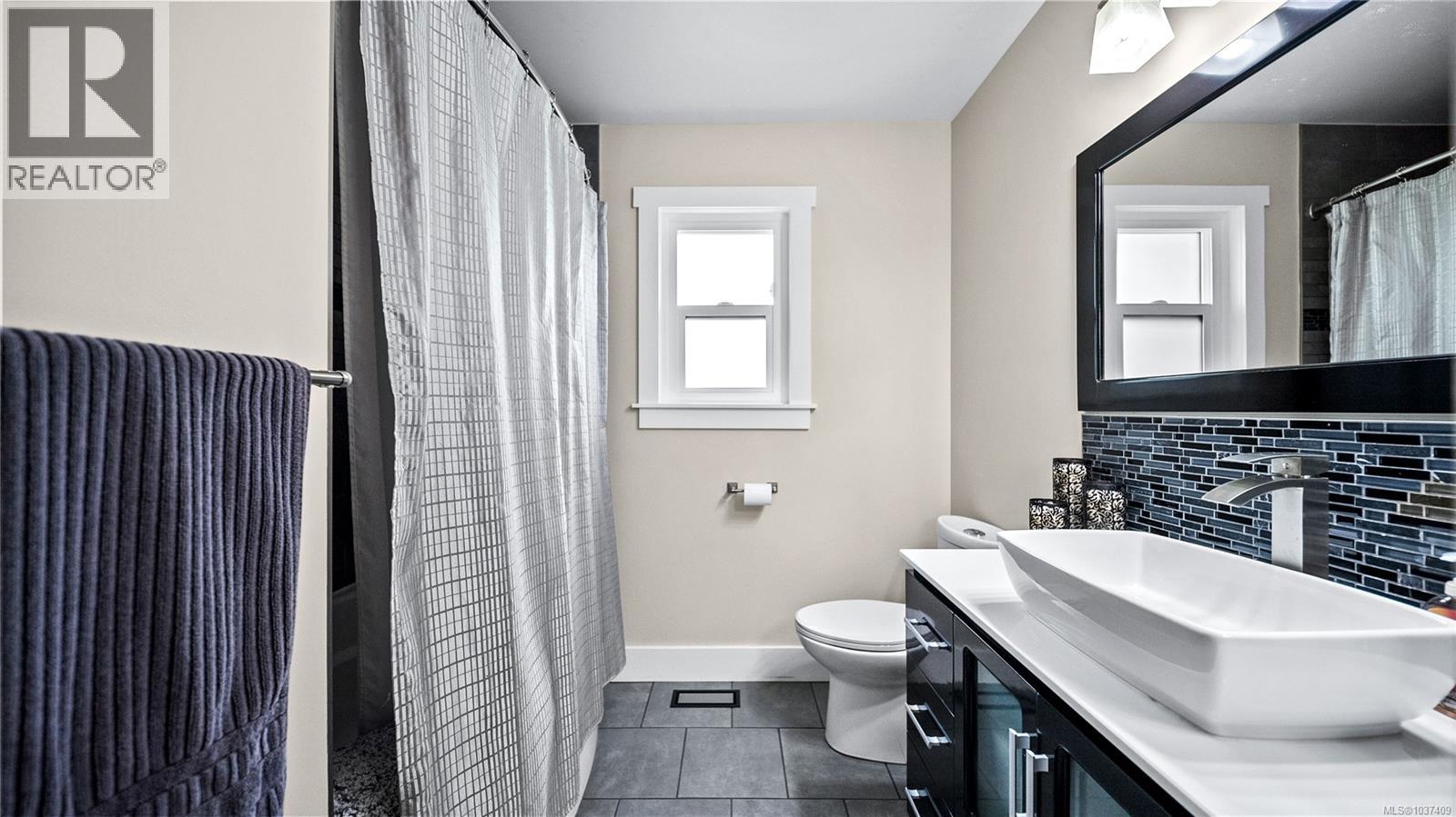 6258 Robin Way - 25