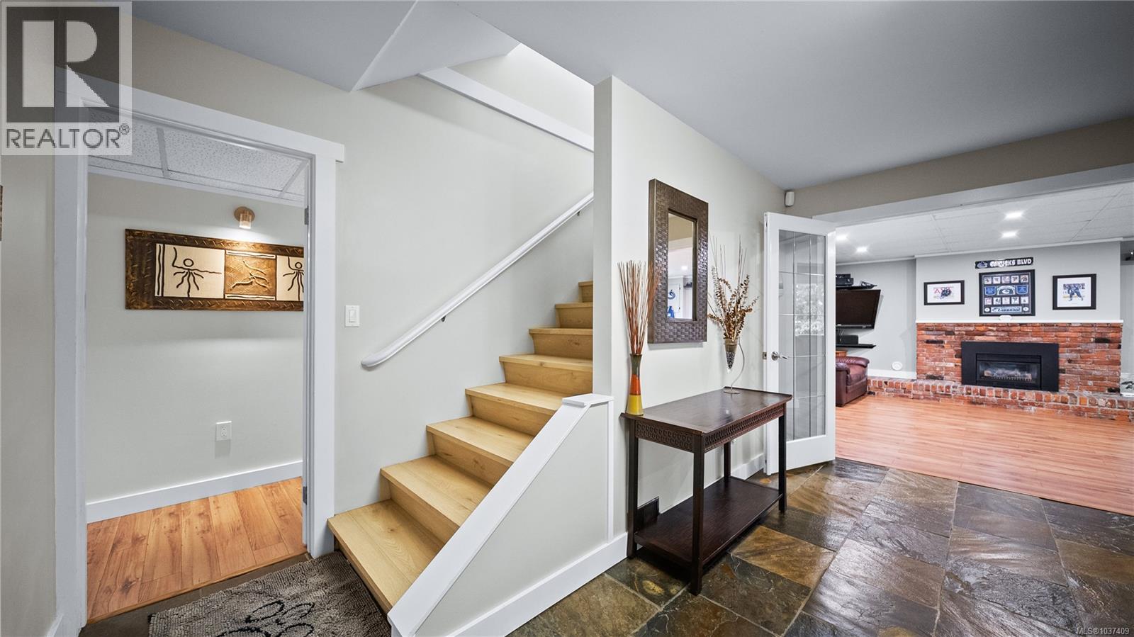 6258 Robin Way - 10