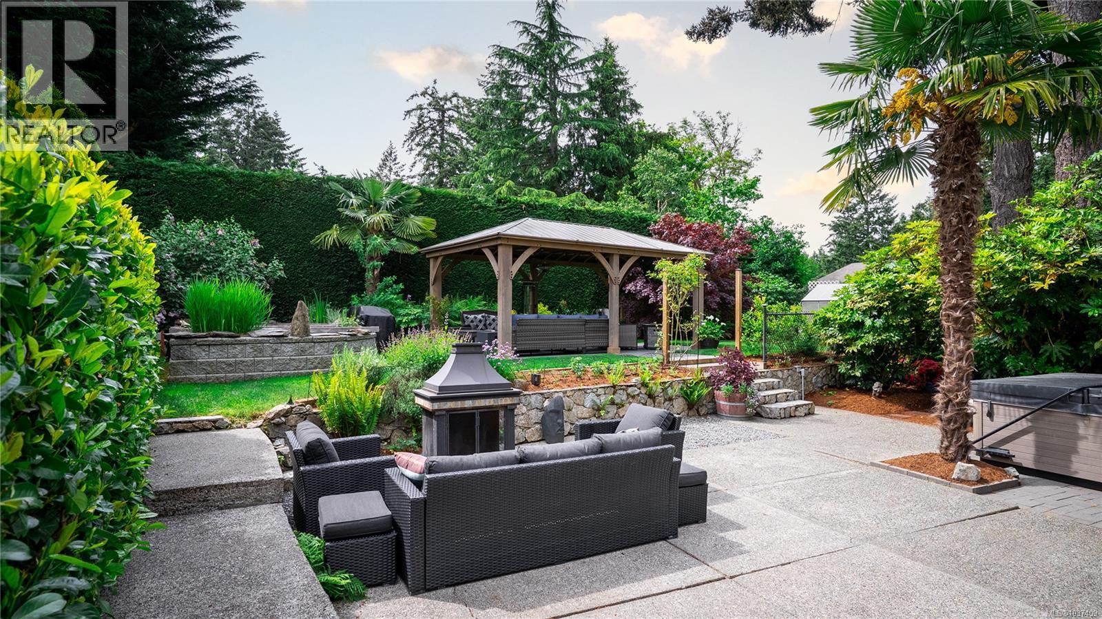 6258 Robin Way, Central Saanich