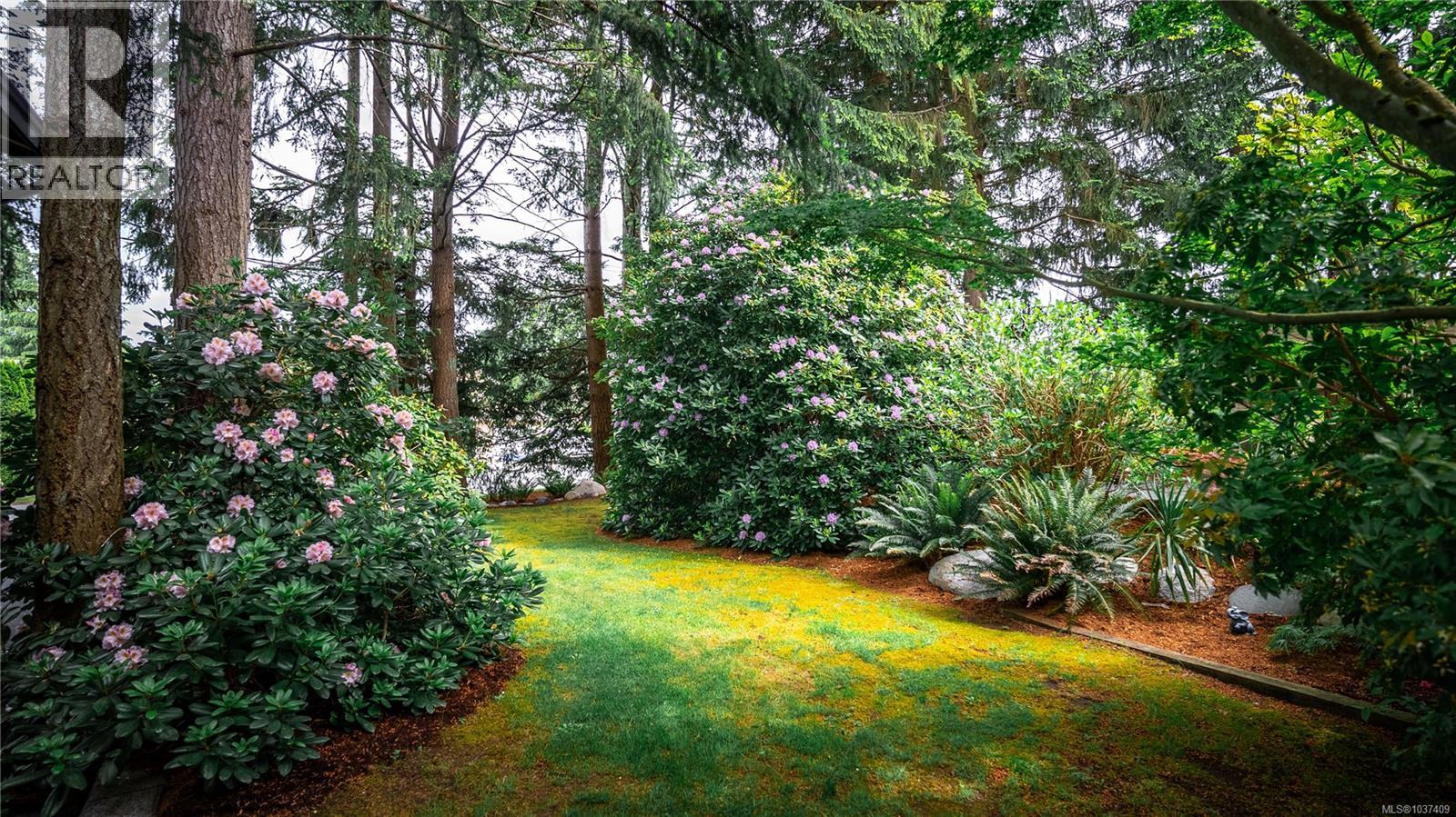 6258 Robin Way, Central Saanich