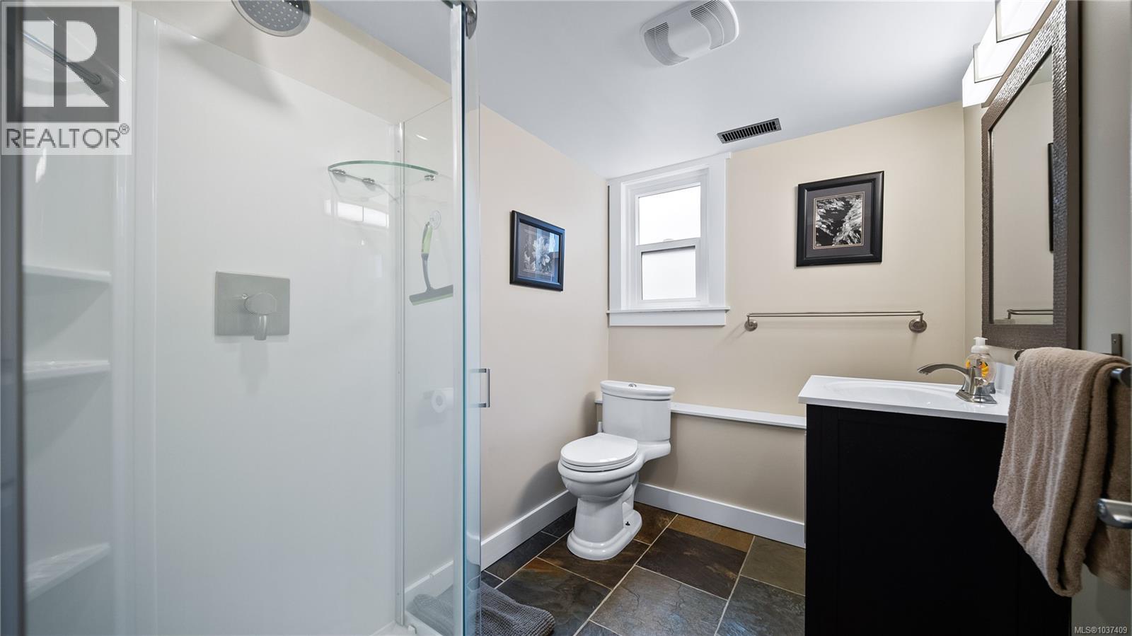 6258 Robin Way, Central Saanich