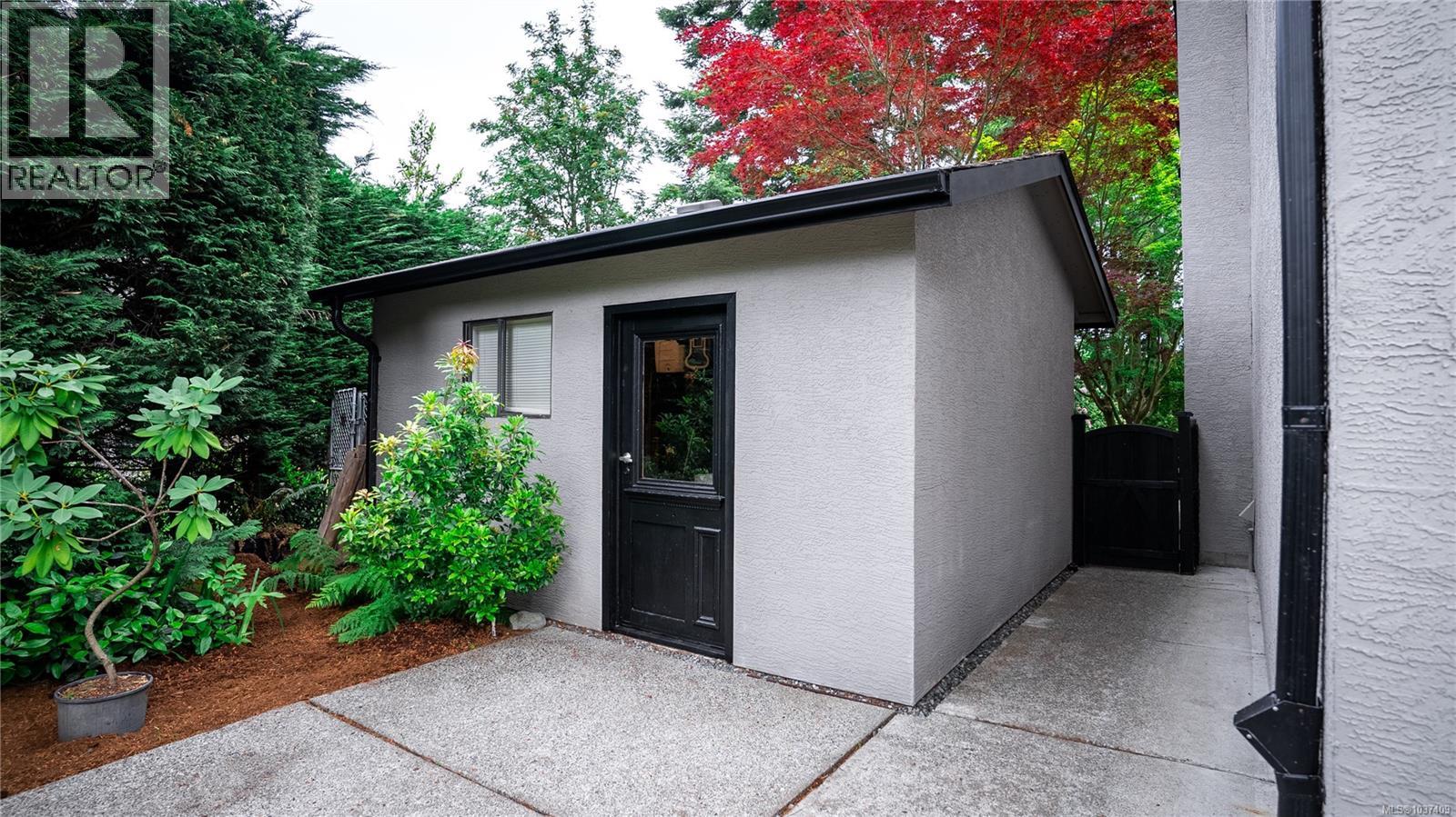 6258 Robin Way - 50
