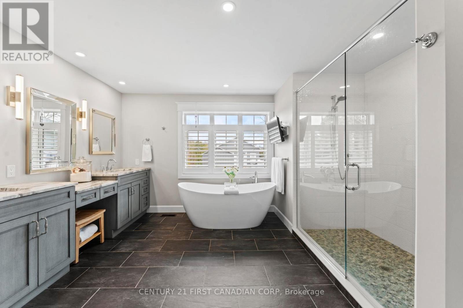 96 TUYLL STREET - 18