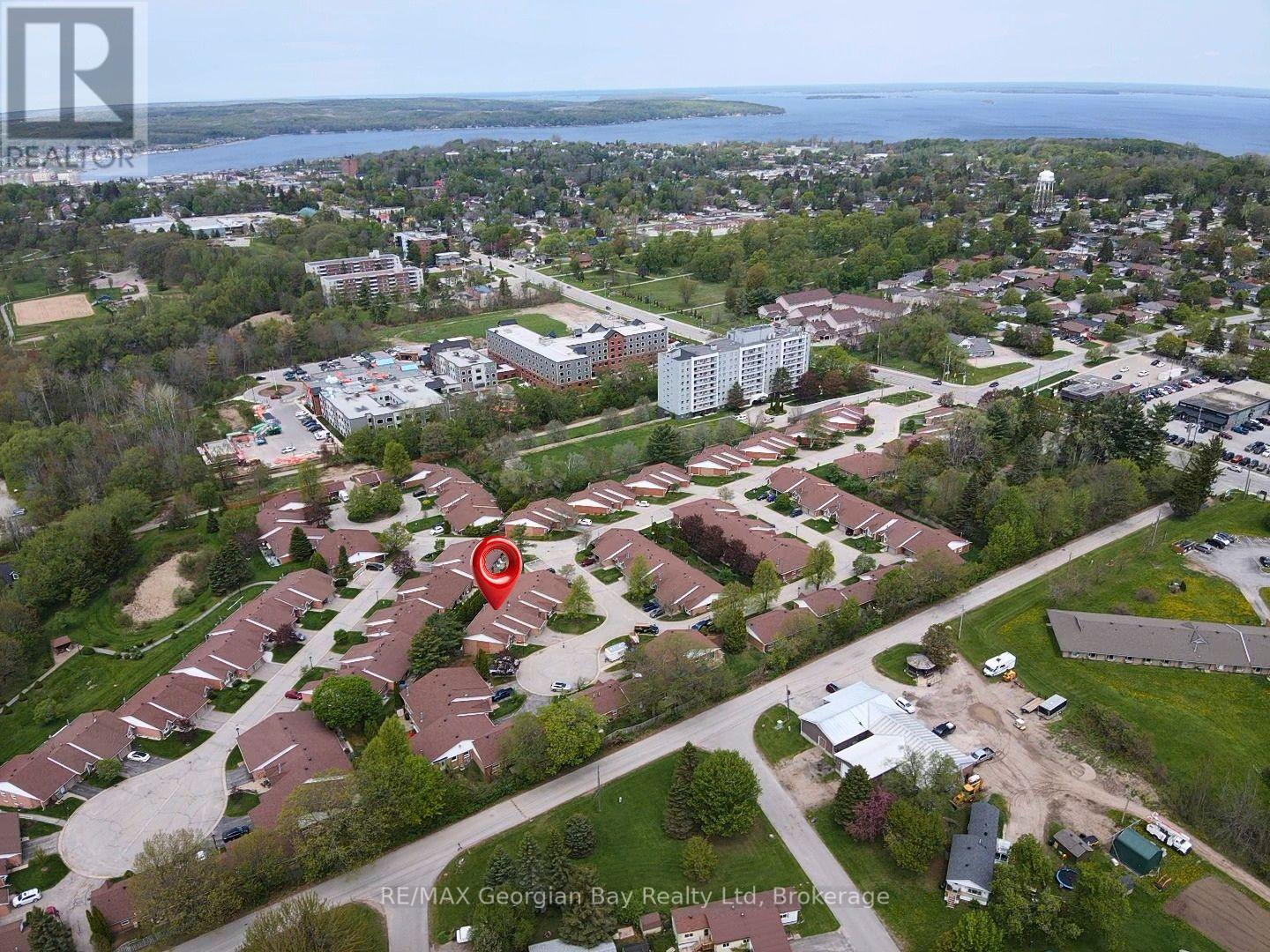 #63 696 KING STREET - 30