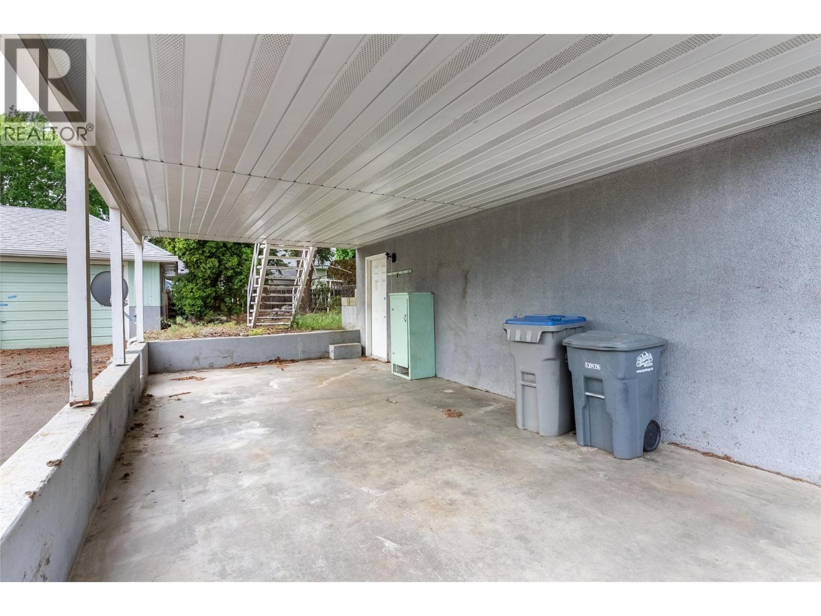 864 SHELAN Place - Image 3