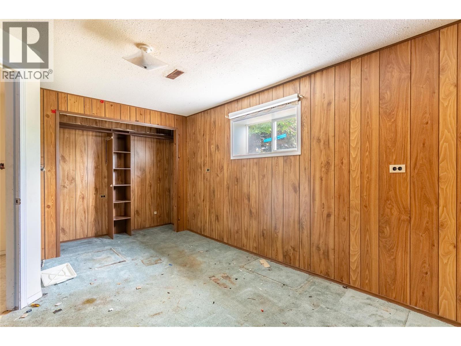 864 SHELAN Place - 24
